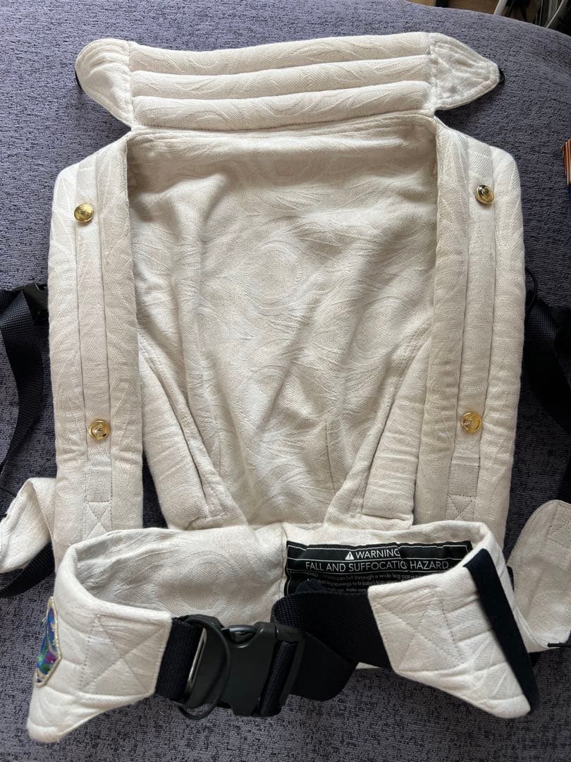 アーティポッペ抱っこ紐　箱、インサート付き