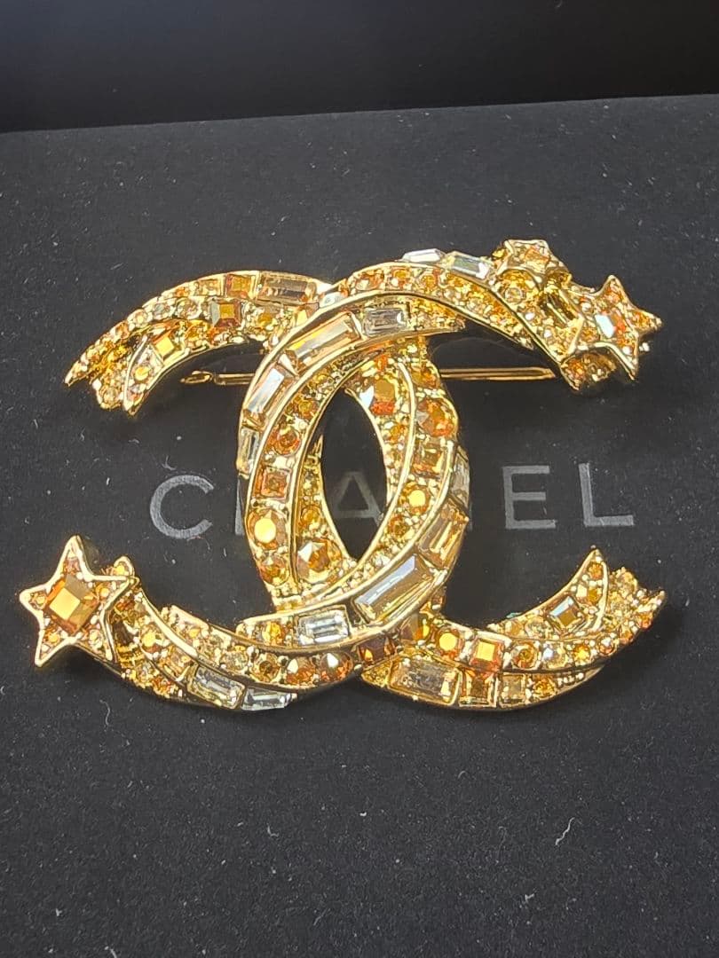 ココマーク ブローチ新品　ジェニー着用シャネルブローチ