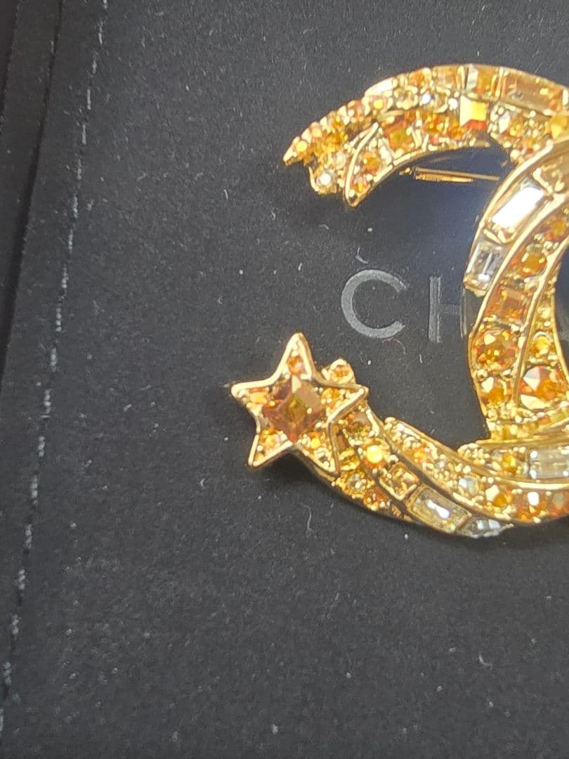 ココマーク ブローチ新品　ジェニー着用シャネルブローチ