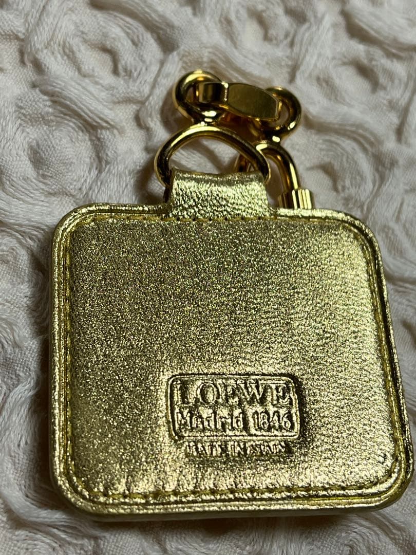 LOEWE ロエベ　ゴールド レザーチャーム　未使用品
