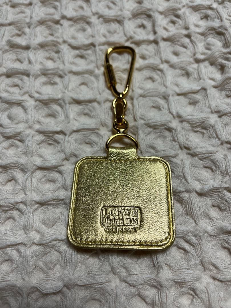 LOEWE ロエベ　ゴールド レザーチャーム　未使用品