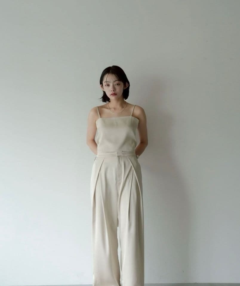 【quūi 】quui　back cross satin camisole