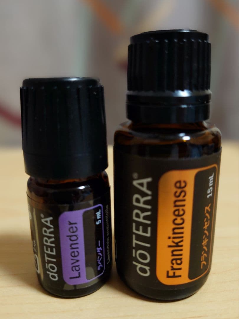 doTERRA　エッセンシャルオイル　 ラベンダー　フランキンセンス