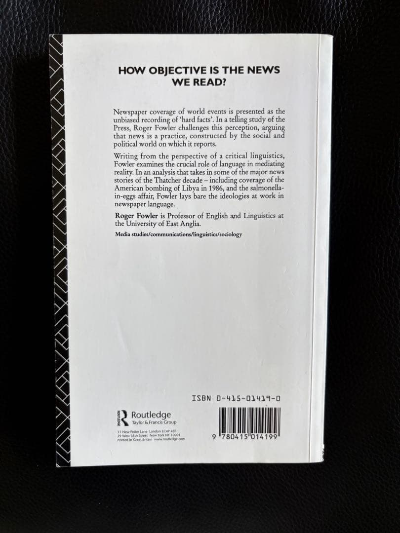 洋書 LANGUAGE IN THE NEWS