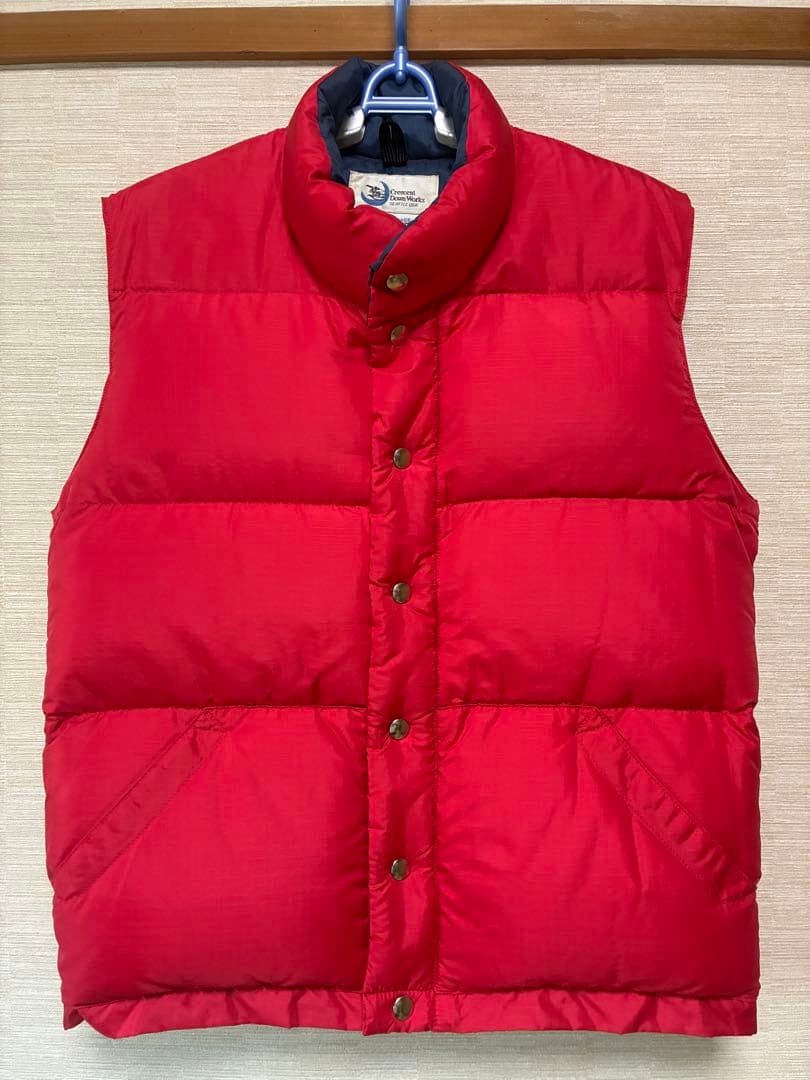 クレセントダウンワークス Crescent DownWorks ダウンベスト 赤