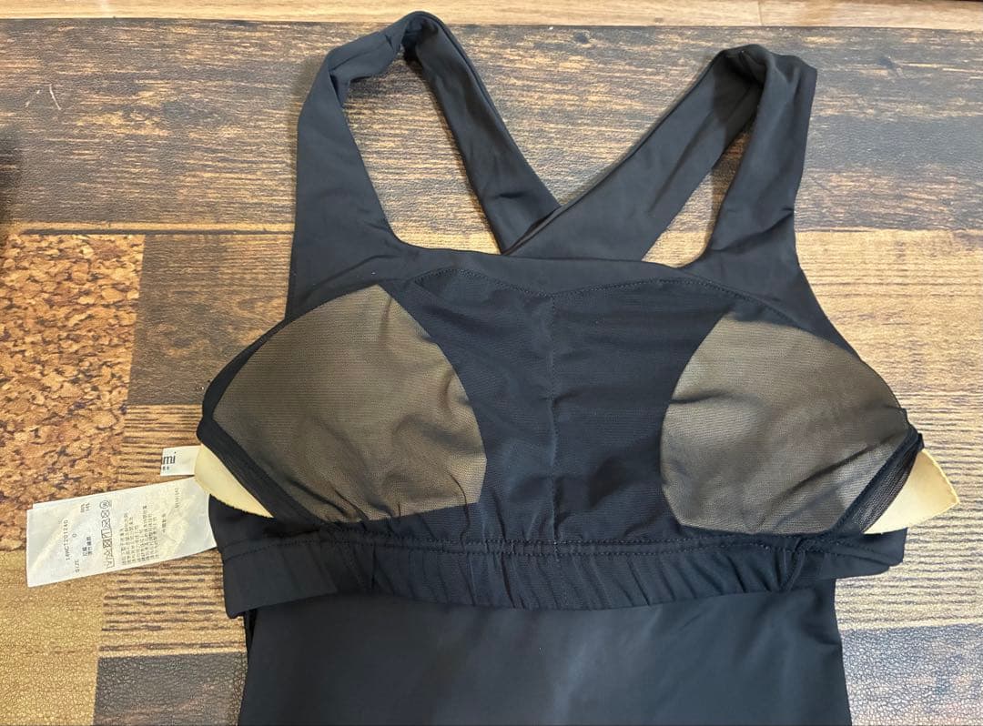 新品同　エミヨガ　ヨガウェア タンクトップ　レギンスセット 黒白　S