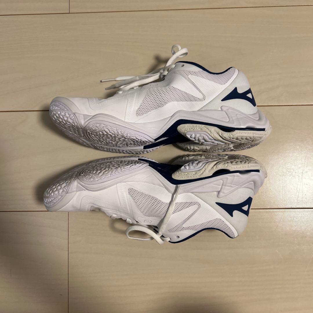 ミズノ バレーボールシューズ ウェーブライトニングZ8 26cm