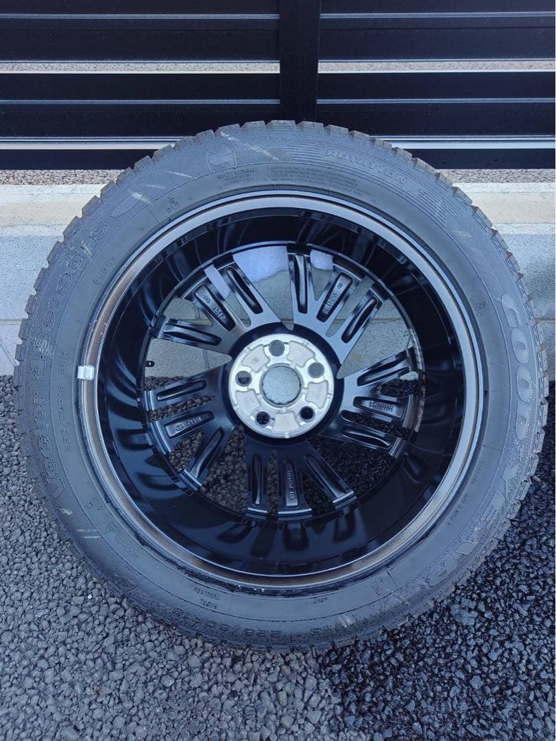 トヨタカローラクロス18インチ純正ホイール　4シーズンタイヤ