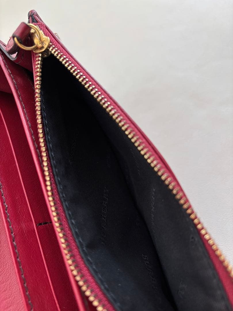 Burberry 長財布 赤