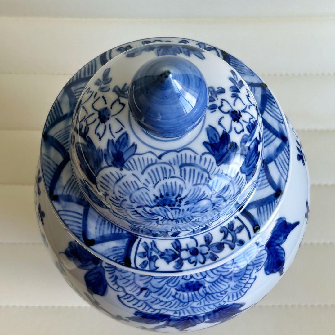 中国美術　大明乾隆年製　染付　蓋付き壺　沈香壺　置物　アンティーク　牡丹絵