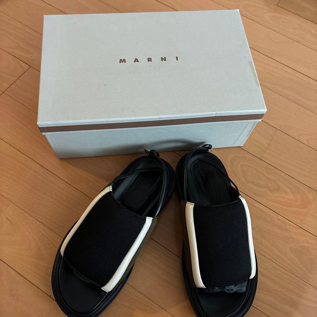 MARNI マルニサンダル ブラック・ホワイト カーキ箱付き37