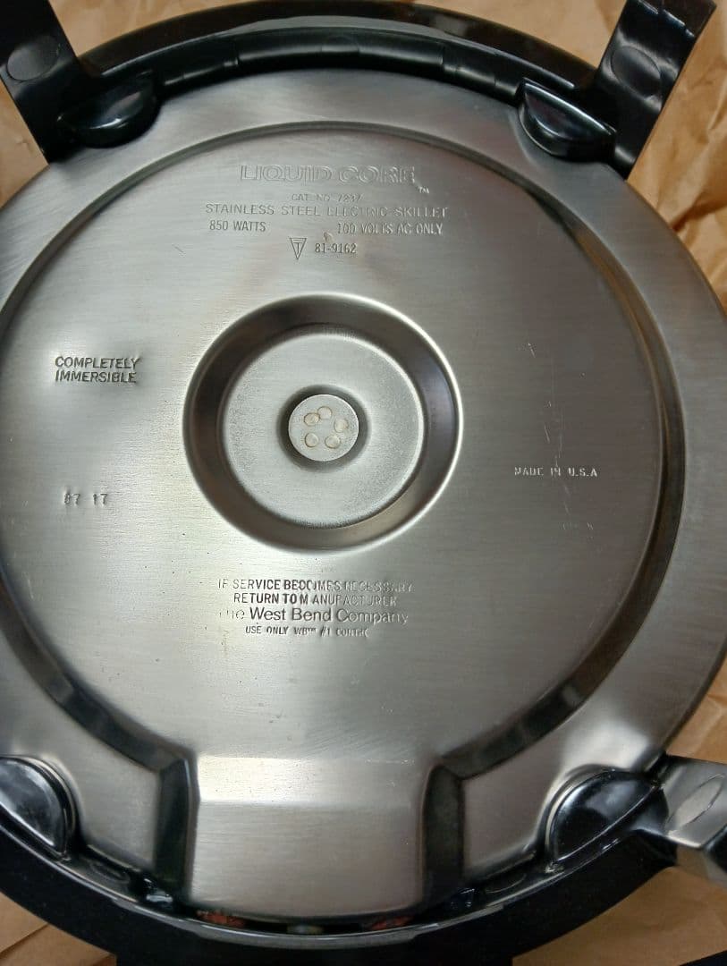 【未使用】ロイヤルクイーン 電気鍋リキッドコアLIQUID CORE ふたなし