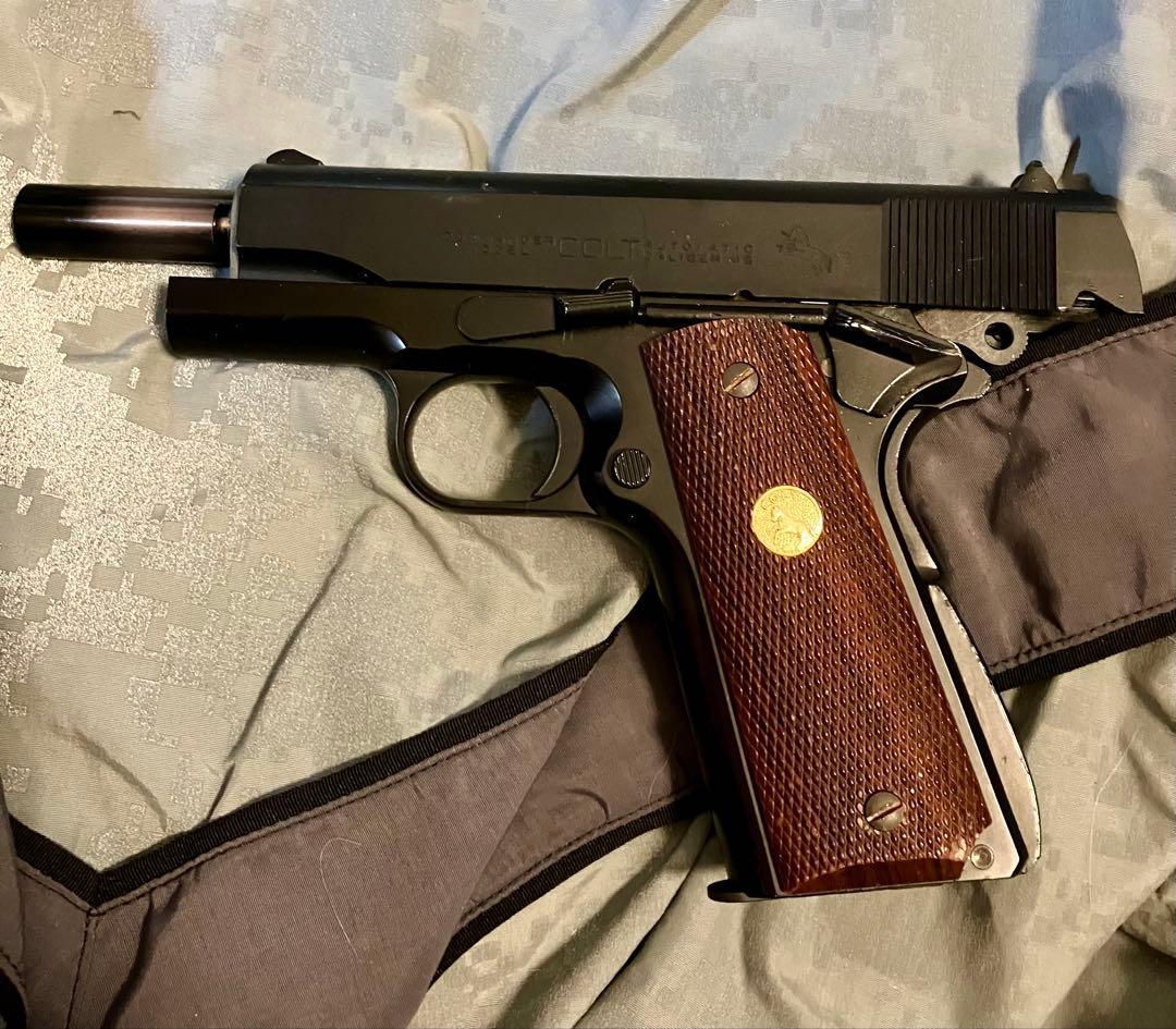 ウエスタンアームズ製　ガスブロハンドガン　コルトコンバットコマンダー　中古