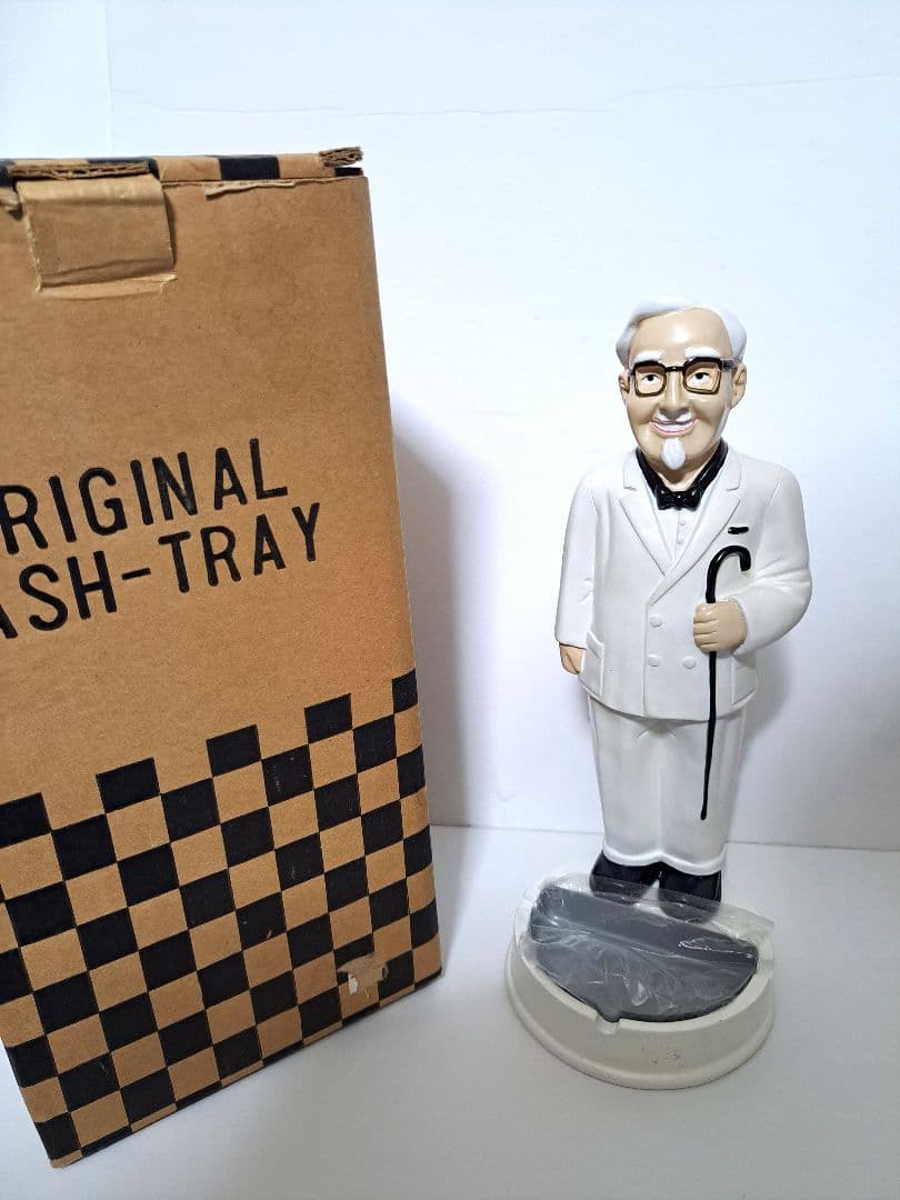 貴重 年代物 カーネルサンダース 30センチ 陶器 灰皿 箱付き レトロ 未使用