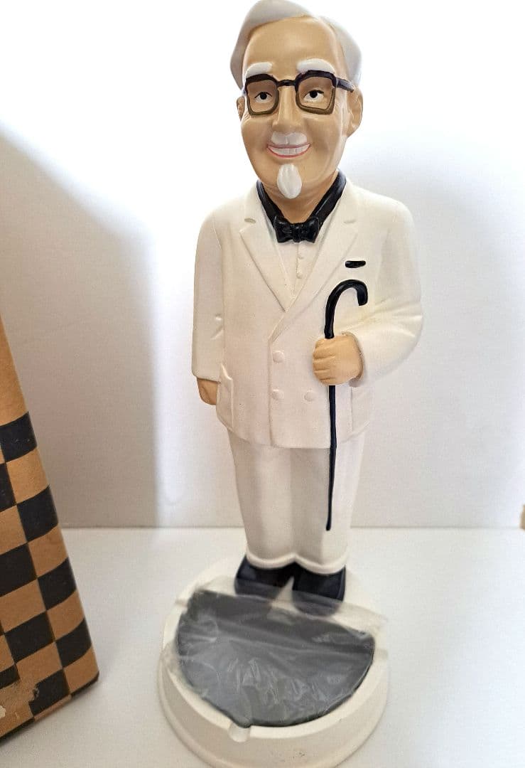 貴重 年代物 カーネルサンダース 30センチ 陶器 灰皿 箱付き レトロ 未使用