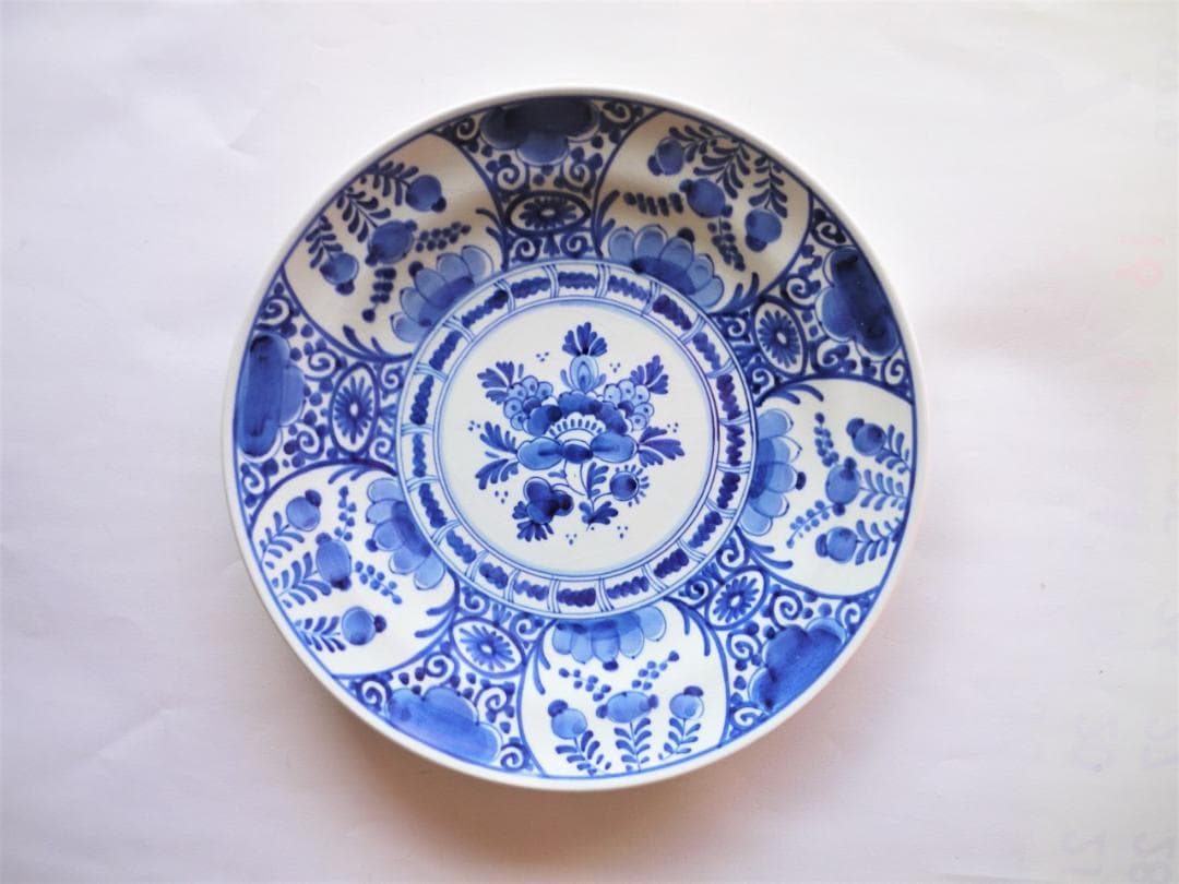 ロイヤルデルフト　花唐草絵飾皿　芙蓉手　青花染付　ファイアンス　伊万里焼