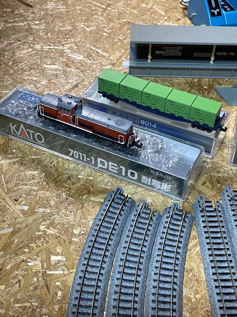 Nゲージ KATOレールセット DE10 貨物　信号機つき本日まで限界お値下げ中
