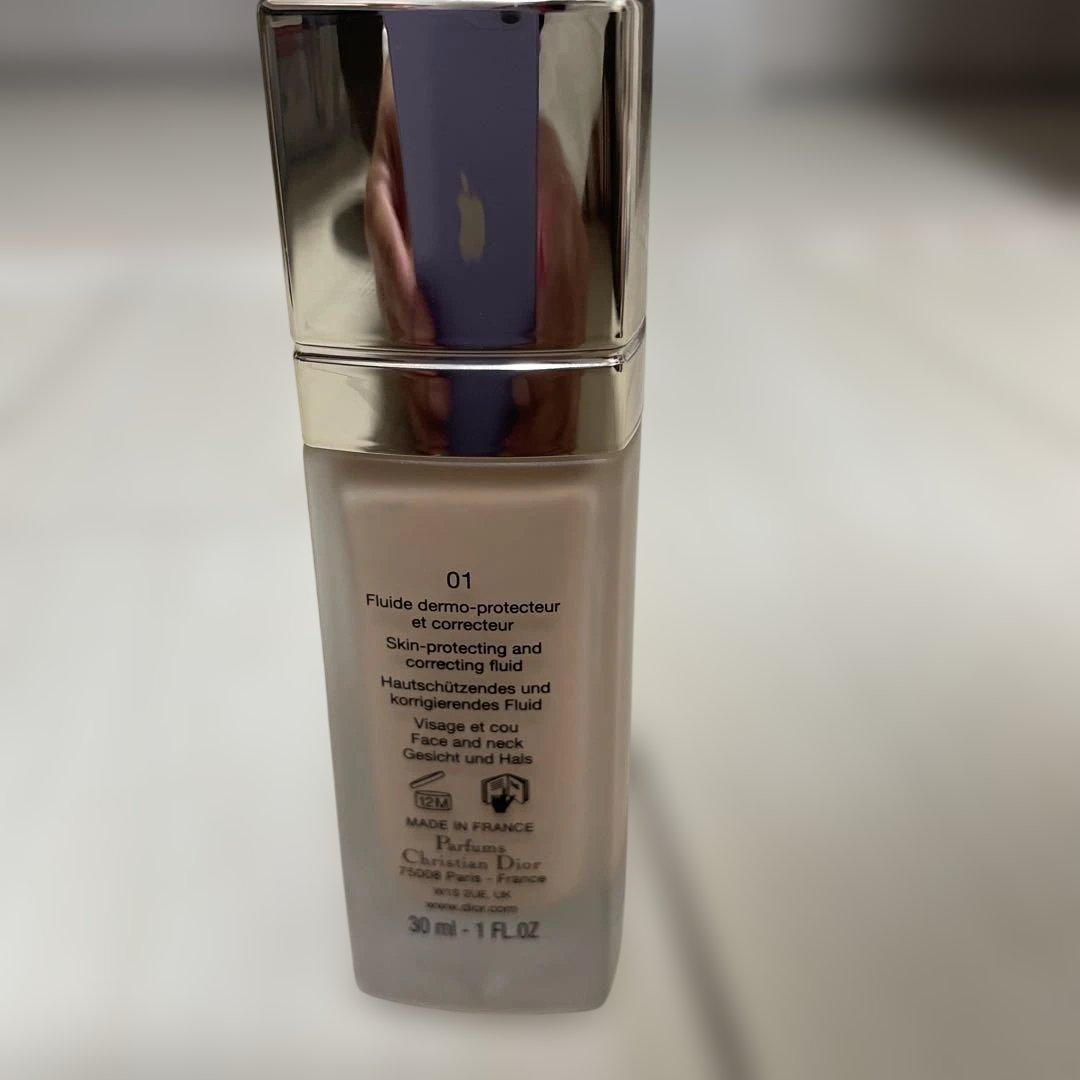 ディオールプレステージ　 ホワイト　ル　プロテクターUVルミエールBB01