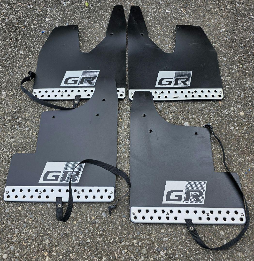 ハイラックスGR マッドフラップ