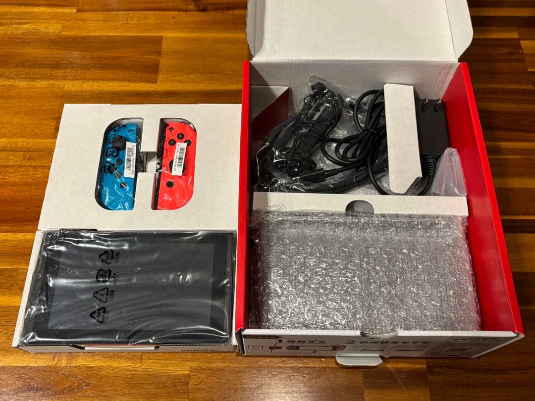 Nintendo Switch 本体 ブラック/ブルー/レッド