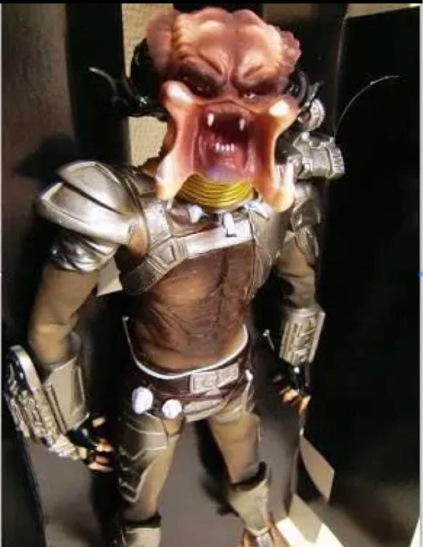 【 新品 美品 】プレデター★ REAL ACTION SERIES★メディコム