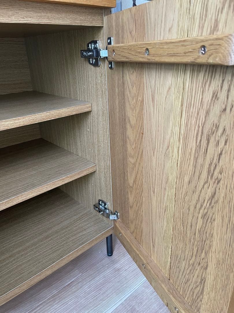 アデペシュ　キッチンボード　食器棚　カデル