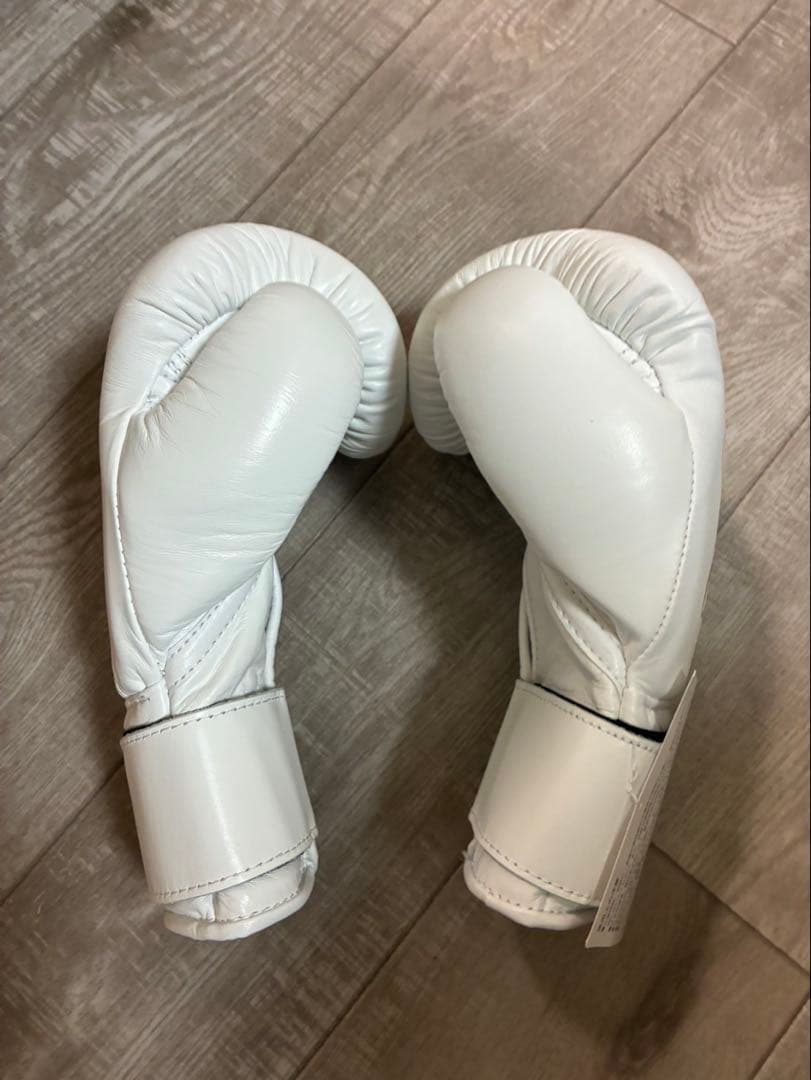 新品未使用Winningボクシンググローブ8oz ネーム入