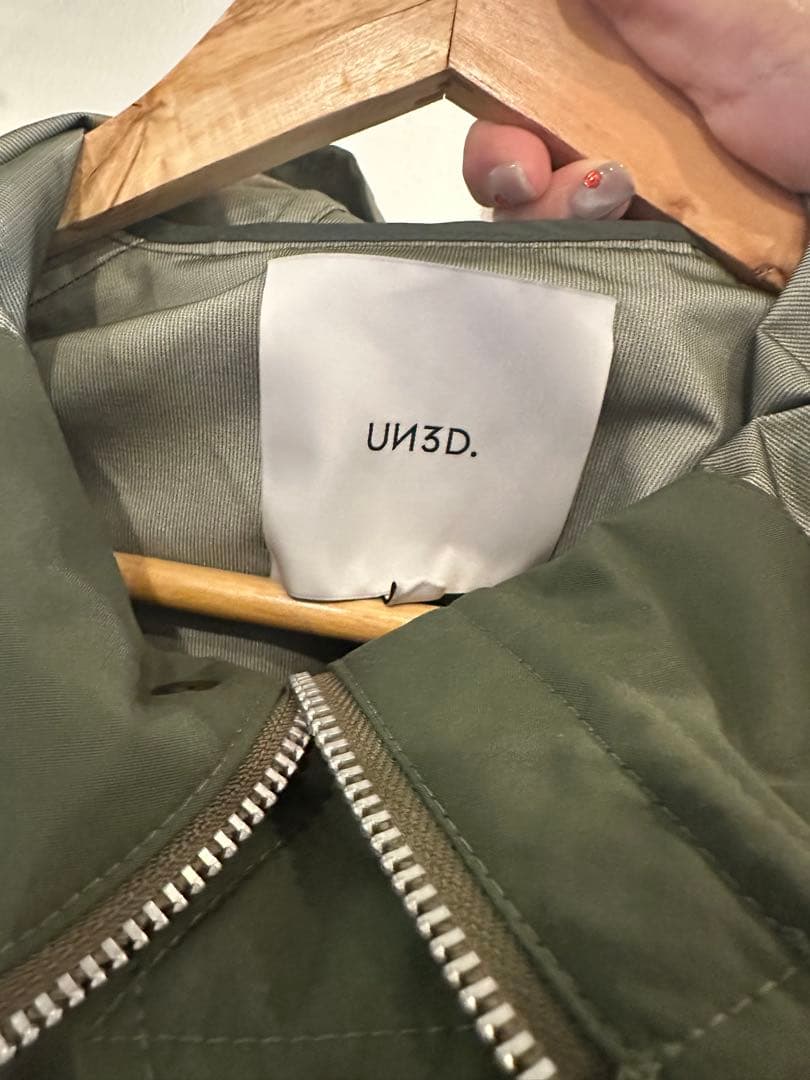 UN3D. ナイロンショートブルゾン