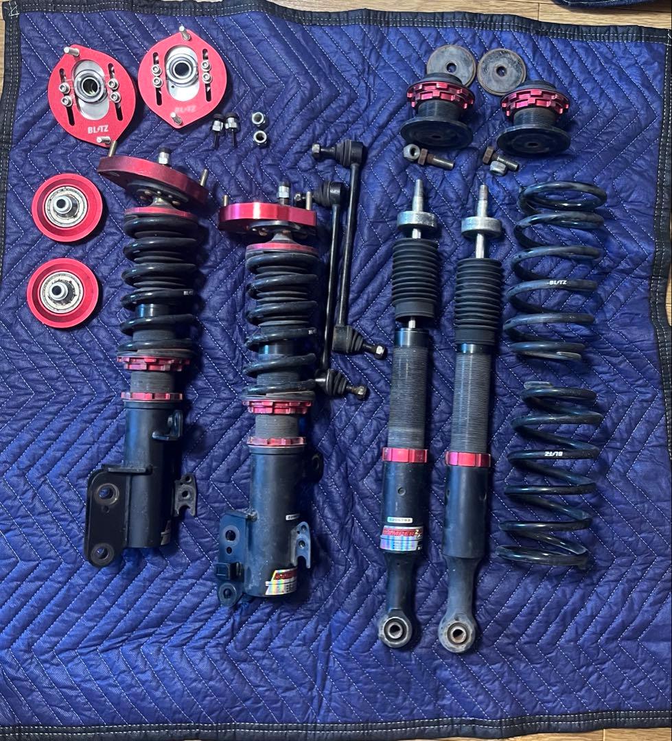 （たん）BLITZ 車高調　LA400 シュピーゲルアッパー付
