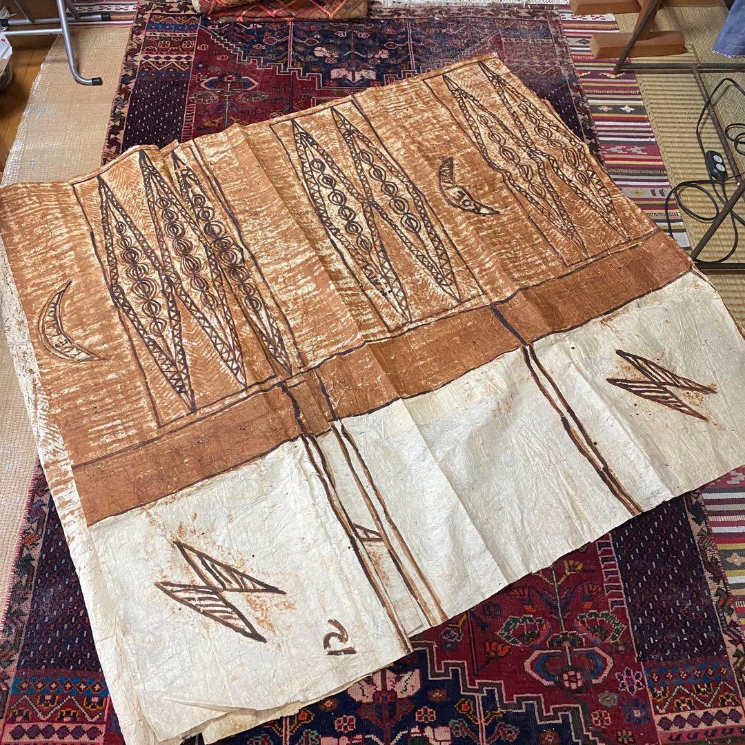 【 TAPA タパ 南太平洋、アフリカ等による樹皮布 タペストリー 】