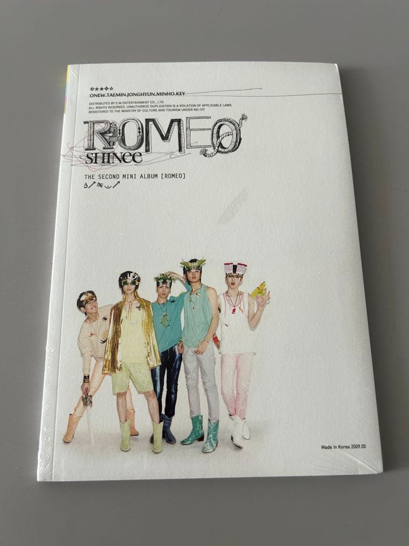 セール❤️新品未開封★SHINee 『ROMEO』 裏ジャケ➡️ミンホ 廃盤 貴重