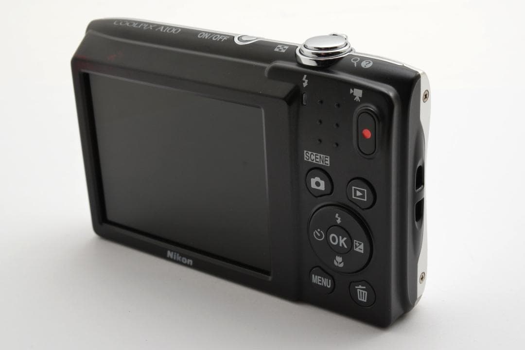 ニコン　Nikon COOLPIX A100 シルバー 《動作確認済み》