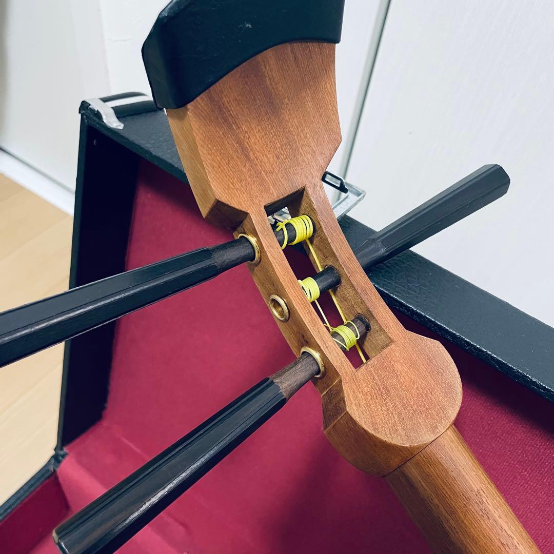 【状態良好】三味線　地唄　中棹　花梨　丸打胴　ハードケース　天然皮　張り替え済み