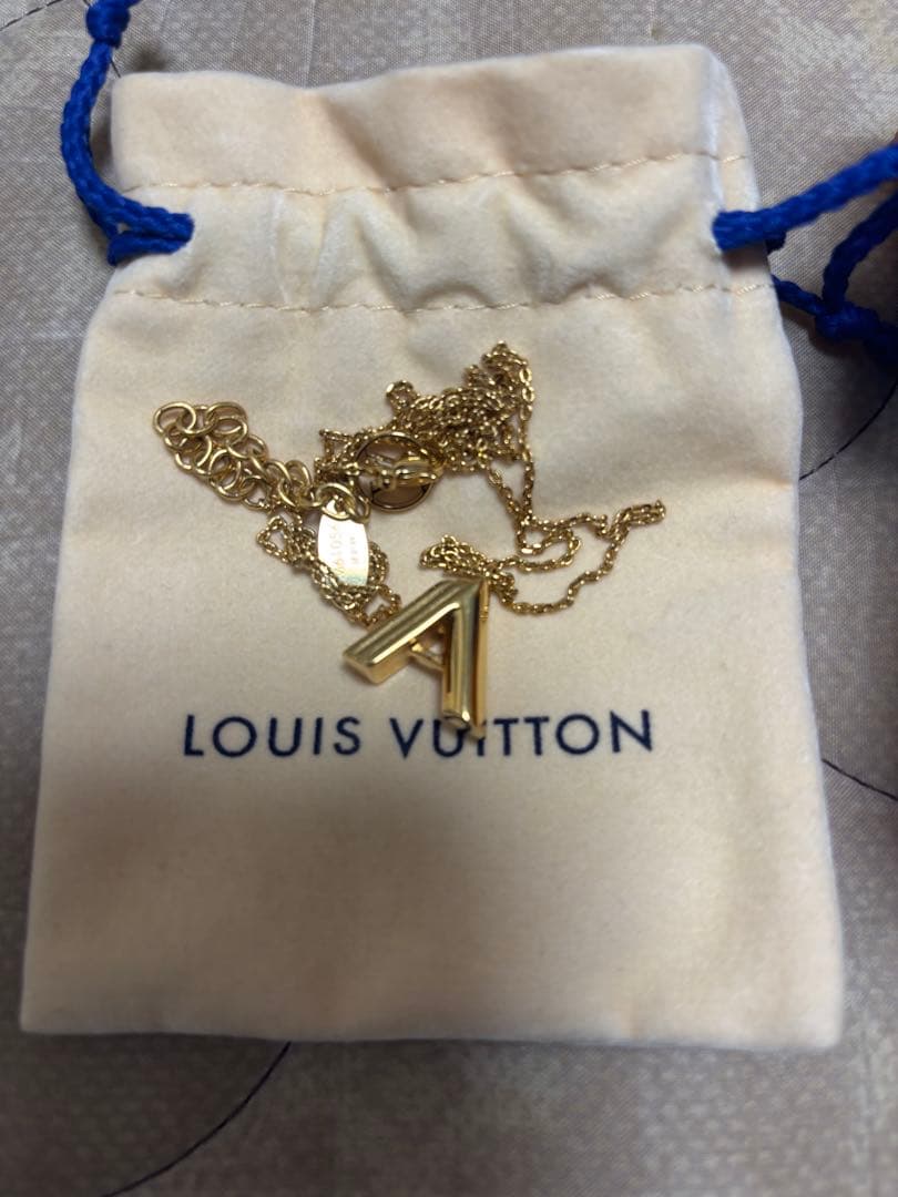 ルイヴィトン　ネックレス・LV＆ME A