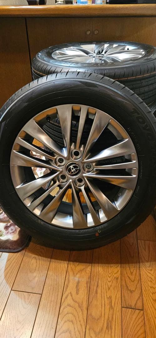 新車外し！25年トヨタ 40系 アルファード　純正18インチ PCD120/5H