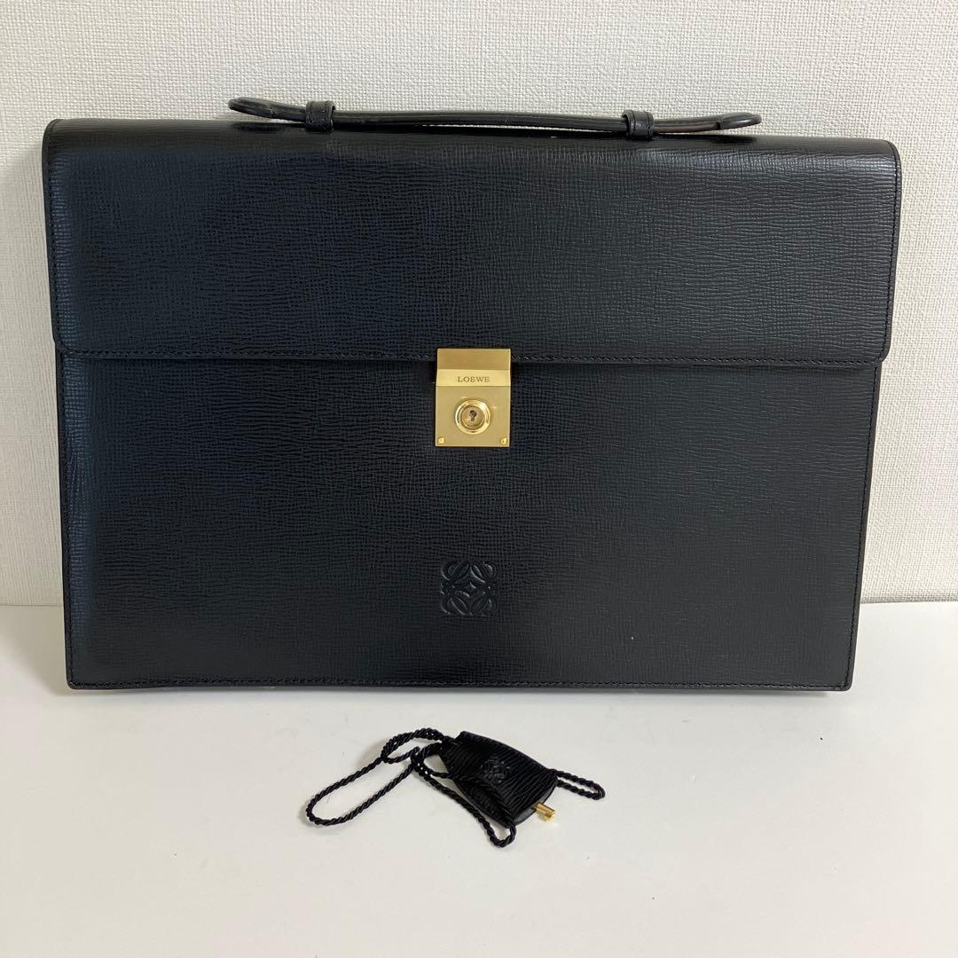 t*i様 【超美品】LOEWE ブラック アナグラム ビジネスバッグ 鍵付き