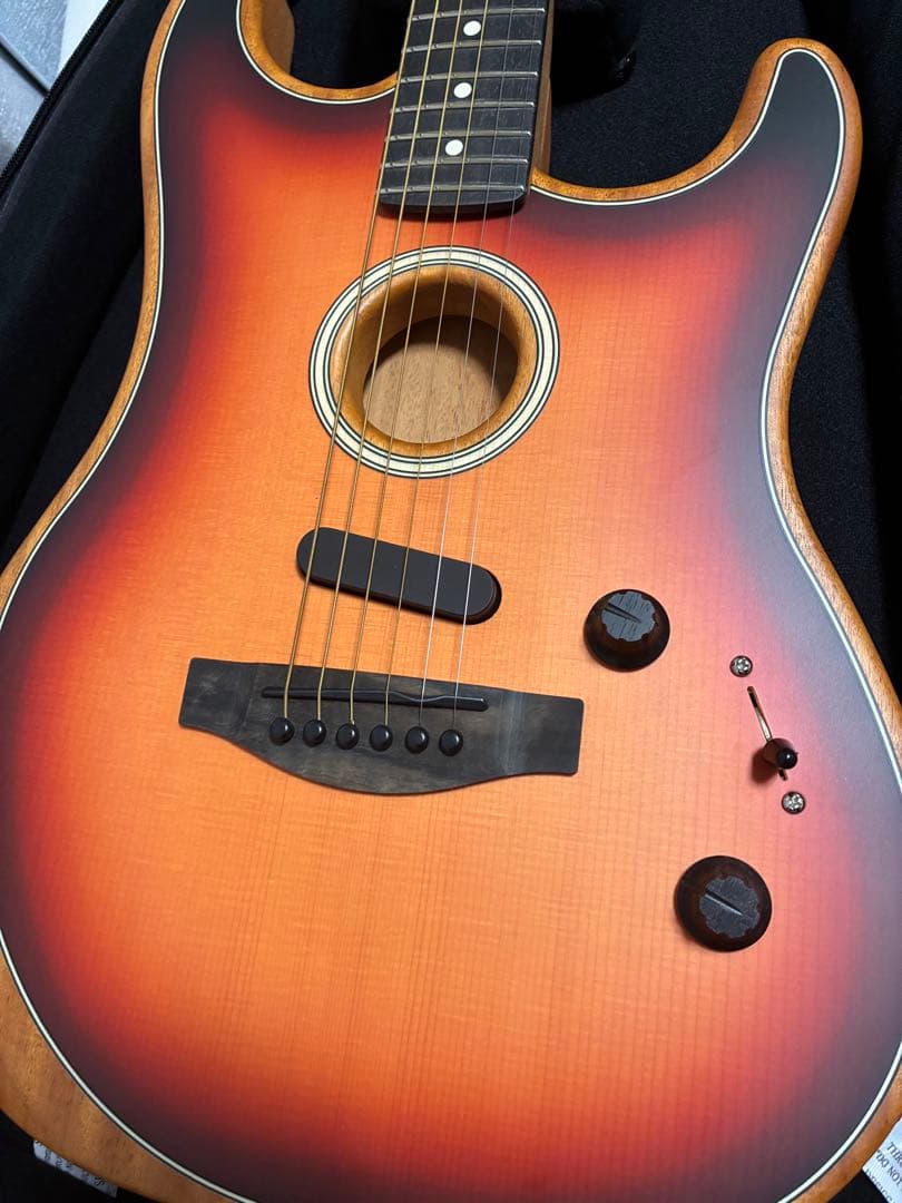 Fender American Acoustasonic ストラト