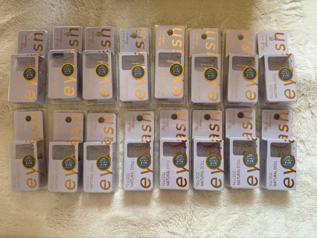 ミッシュブルーミン つけまつげ