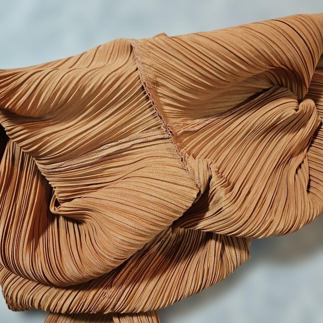 ISSEY MIYAKE プリーツカジュアルパンツ オレンジ