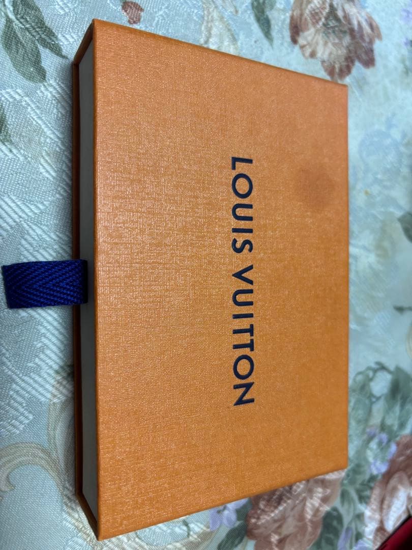 LOUIS VUITTON ミニ香水セット8種類