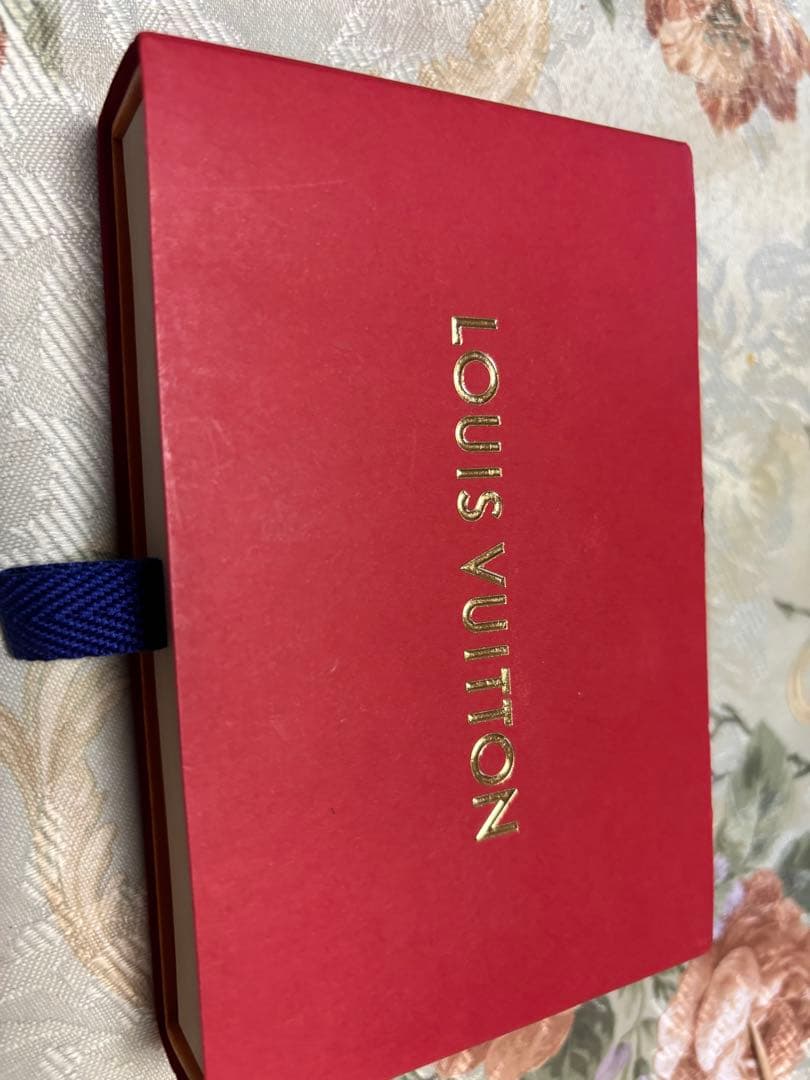 LOUIS VUITTON ミニ香水セット8種類