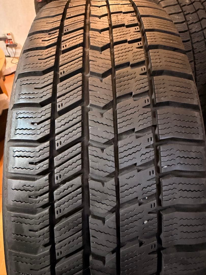 2023年製 スタッドレス 205/60R16 グッドイヤー ICE NAVI8