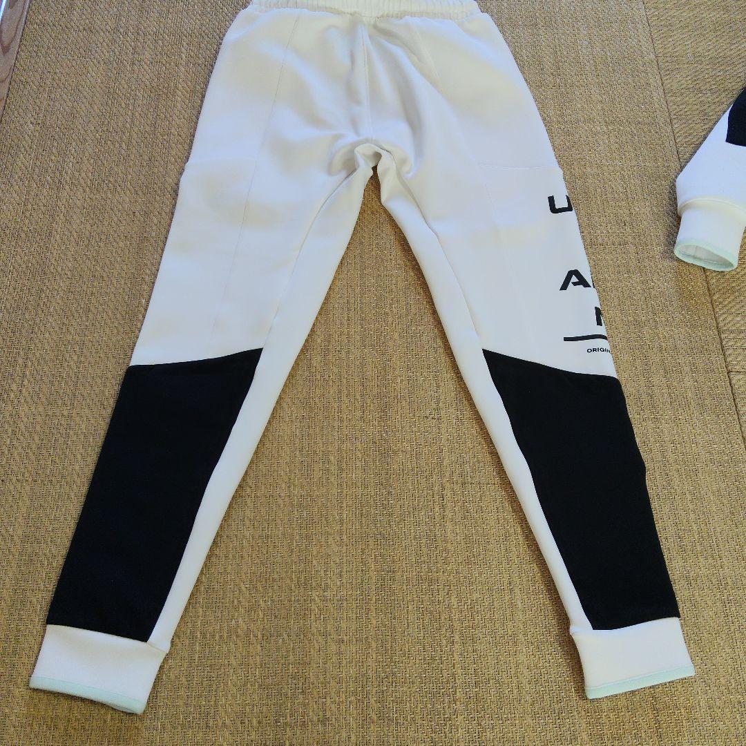 Under Armour ハイブリッドニットジャージセットアップ　ホワイト