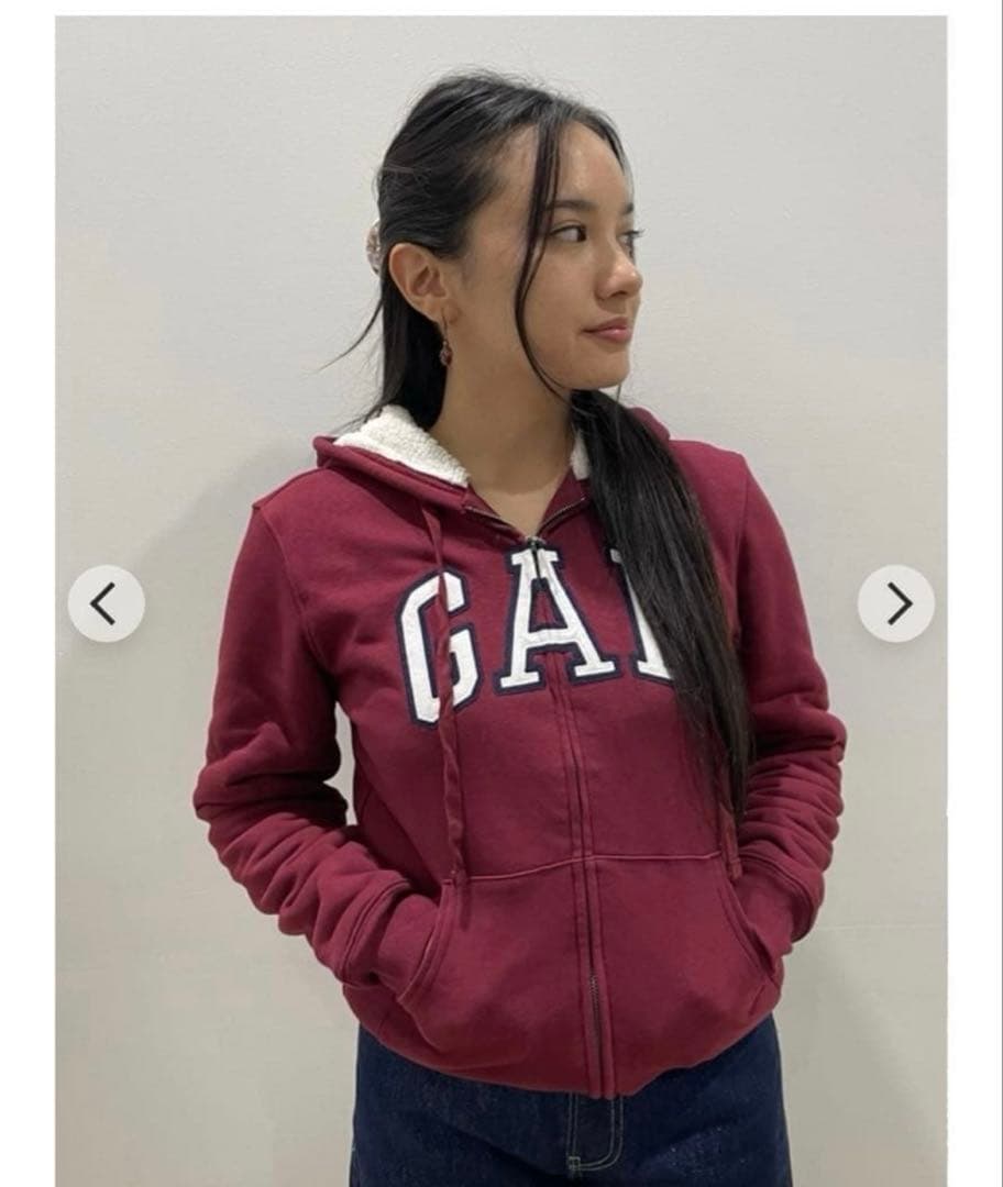 【希少レア】新品ꕥGAPリラックスフィットロゴ裏ボアジップアップパーカー