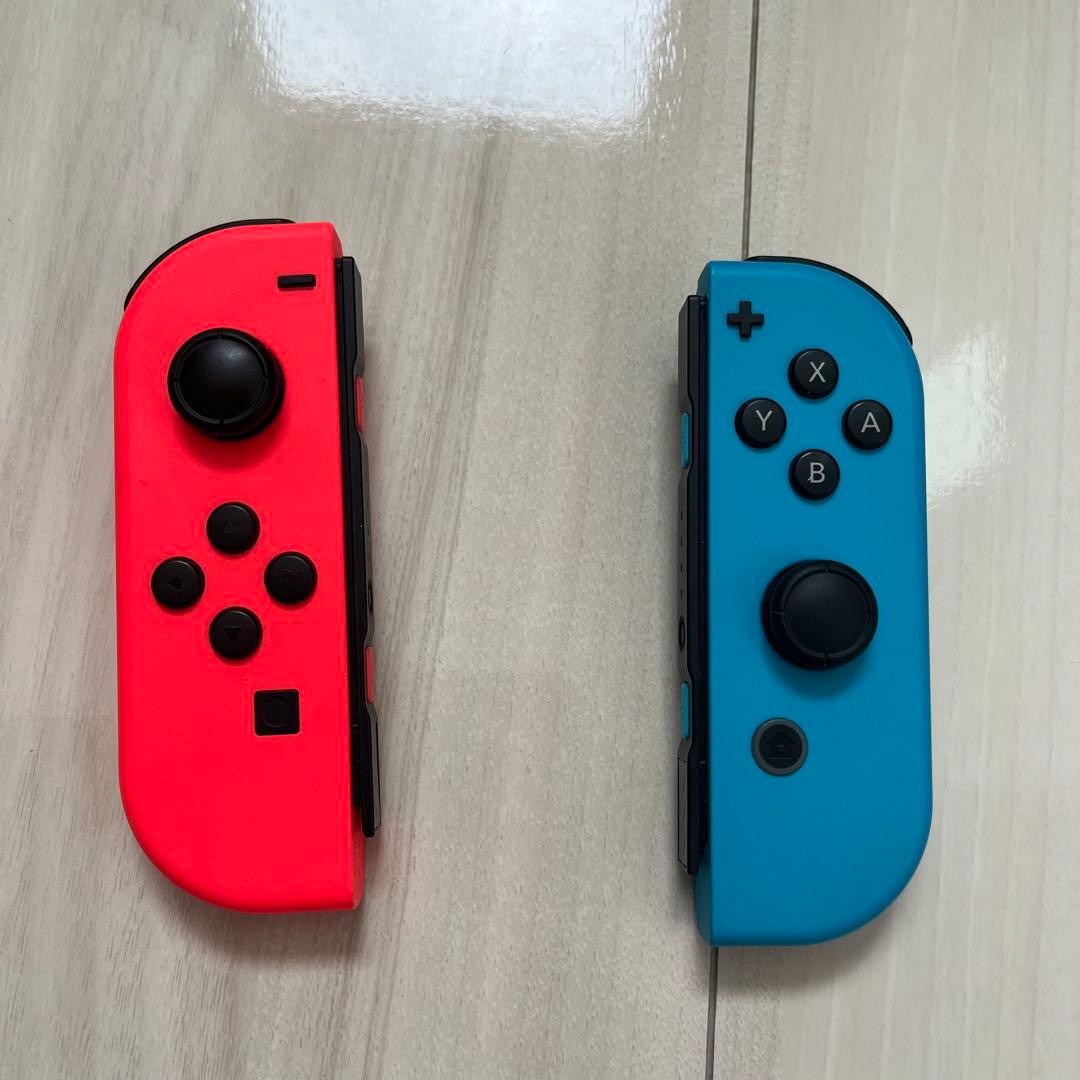 Nintendo Switch 本体　プロコン２個　イヤホン　ソフト&ケース