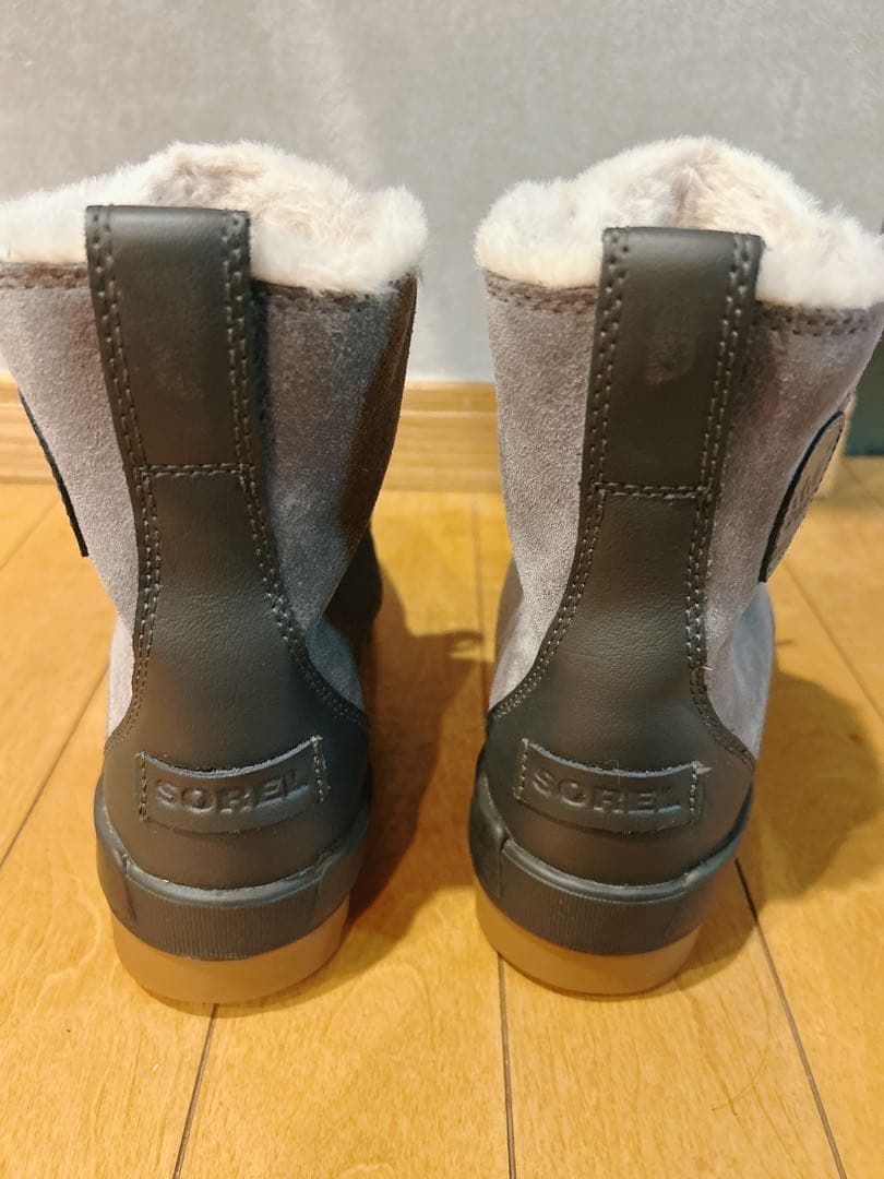 SOREL グレー ムートンブーツ