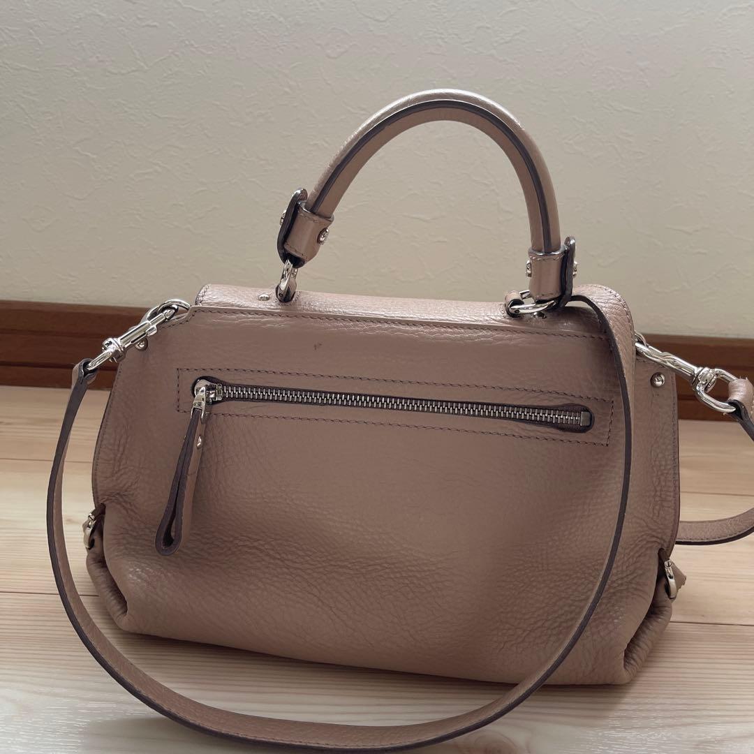 フェラガモ ソフィア　ピンクベージュ