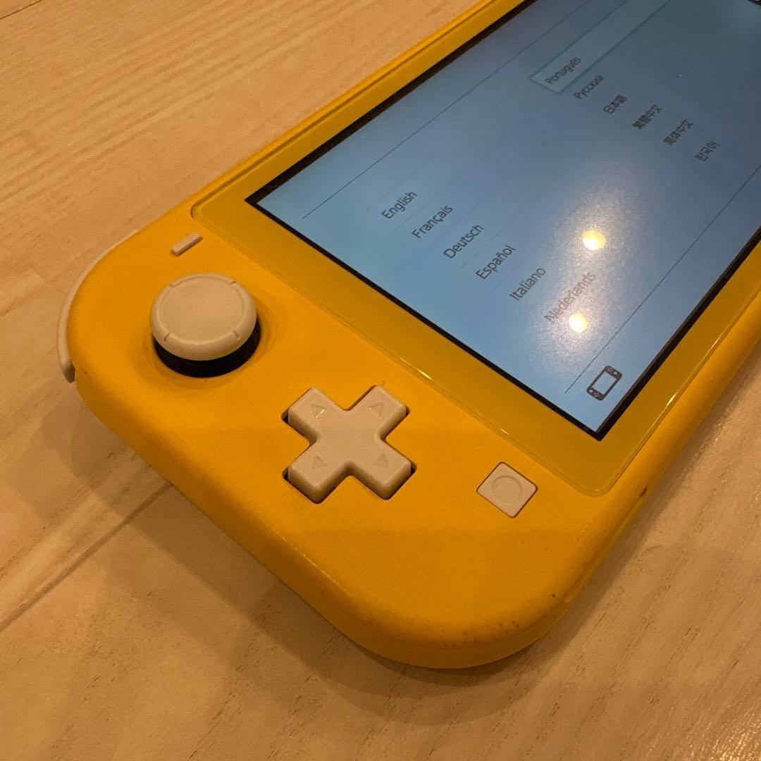 Nintendo Switch Lite 本体 黄色　動作良好／使用感少なめ