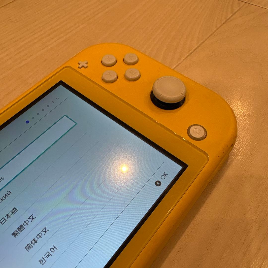 Nintendo Switch Lite 本体 黄色　動作良好／使用感少なめ