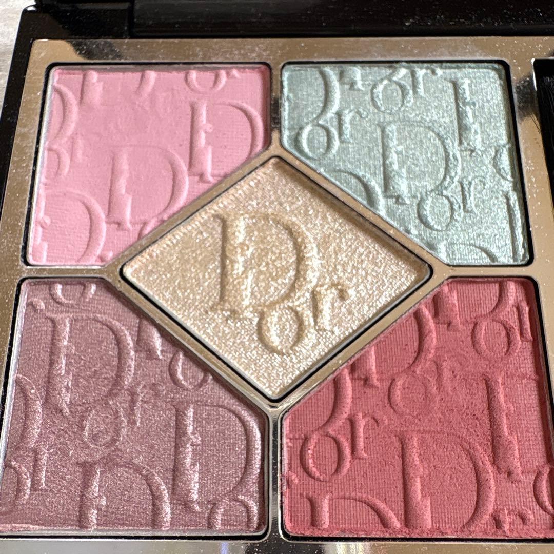 DIOR アイシャドウパレット サンククルール　812ピンクマニア